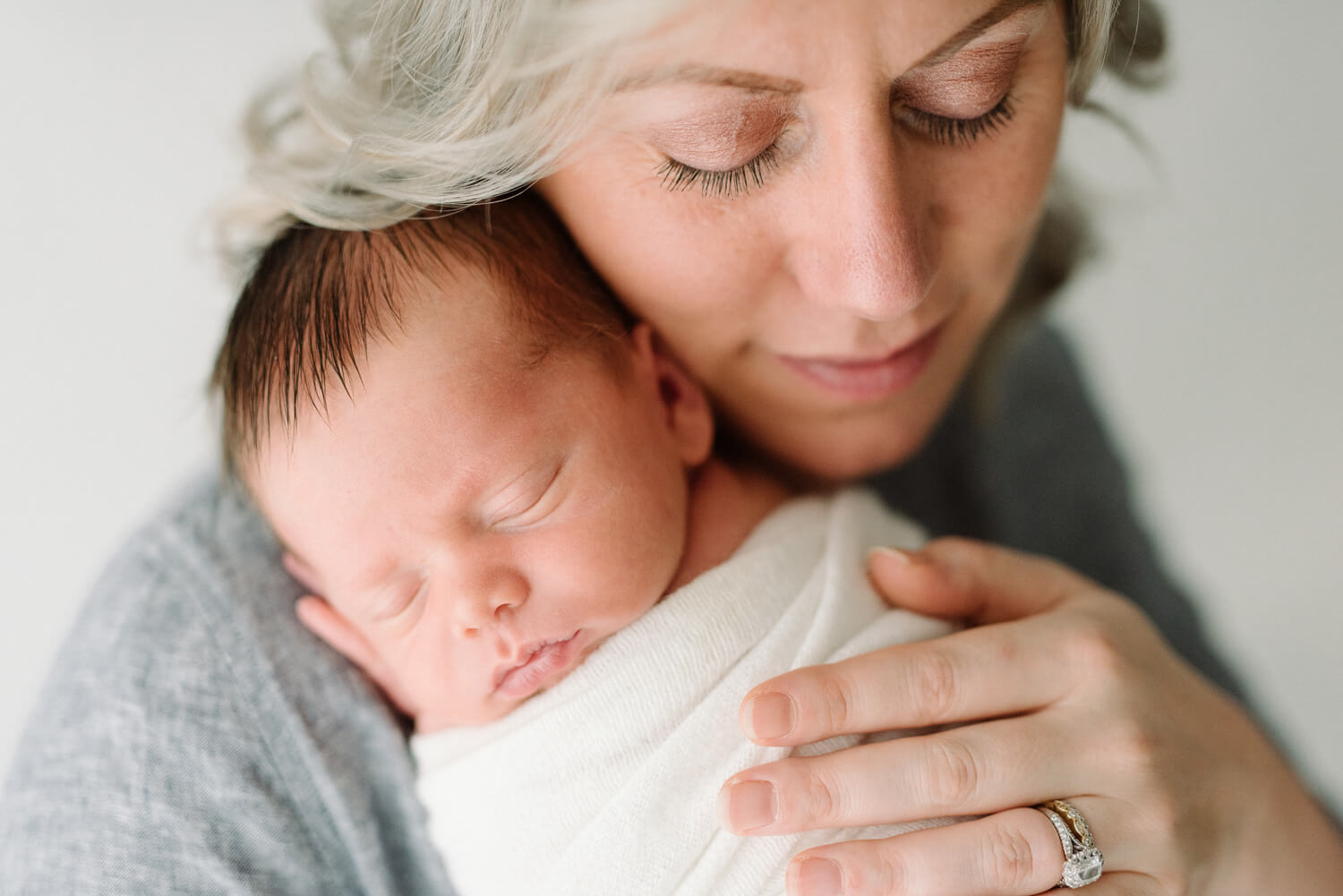 Maine newborn baby photographer near me